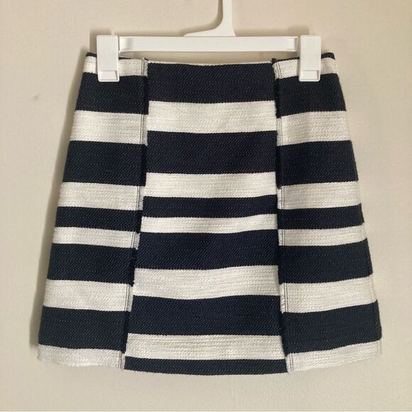 LOFT Women's 00 Navy and White Mini Skirt - Picture 1 of 7